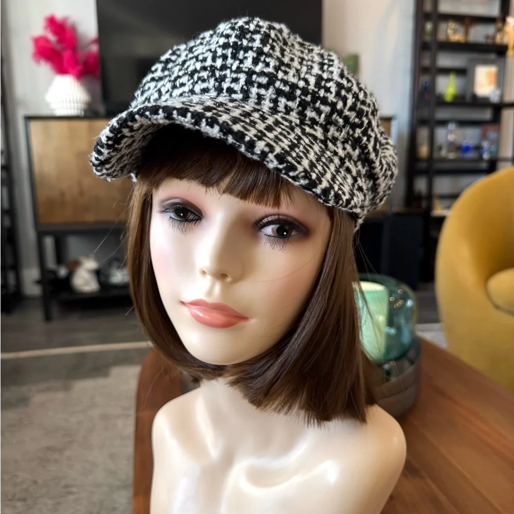 Stylish Black and White Tweed Cap